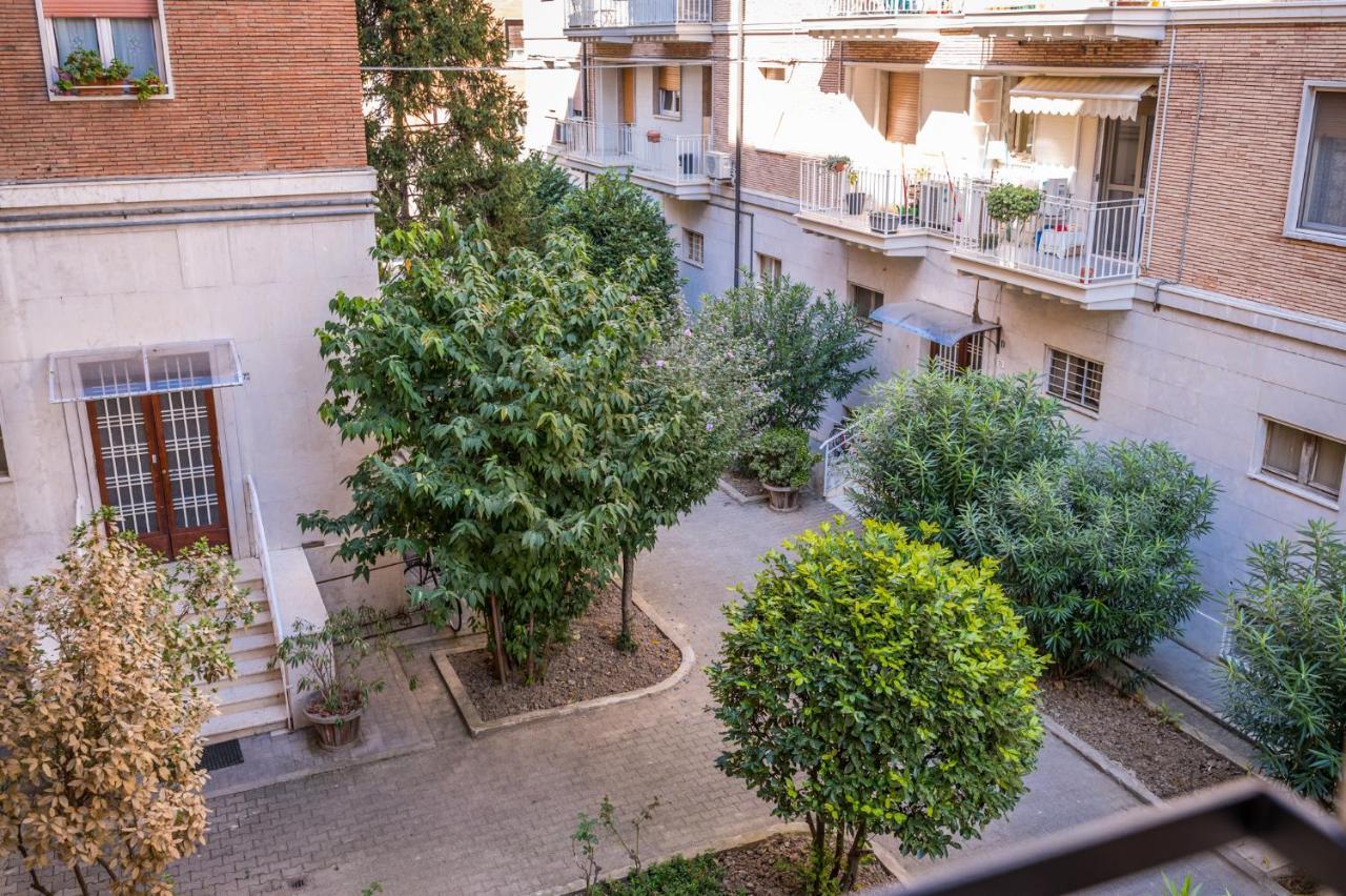 Altalena Sulla Piazza, Un Affaccio D'Eccezione Apartment Modena Exterior photo