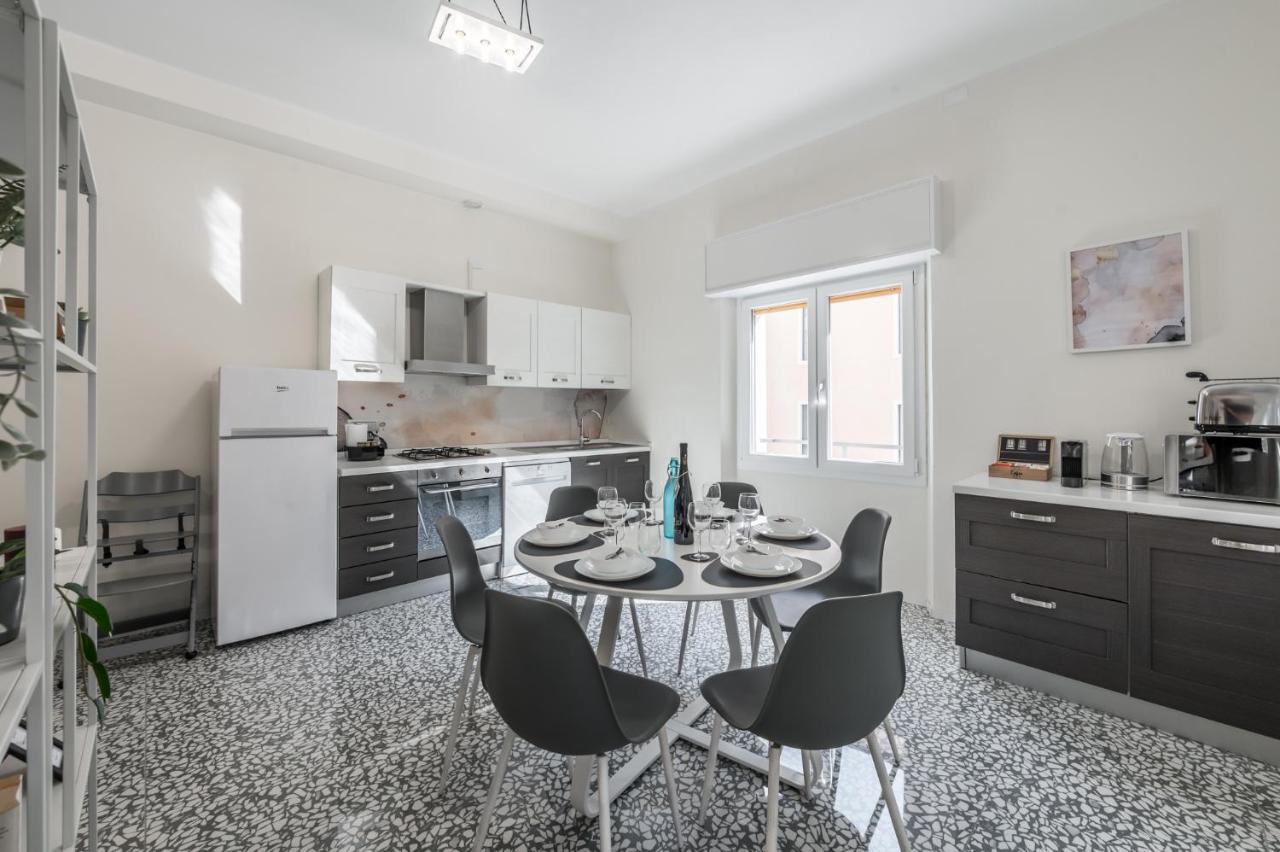 Altalena Sulla Piazza, Un Affaccio D'Eccezione Apartment Modena Exterior photo